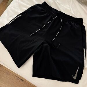 Nike Men's Black Athletic Shorts with liner
